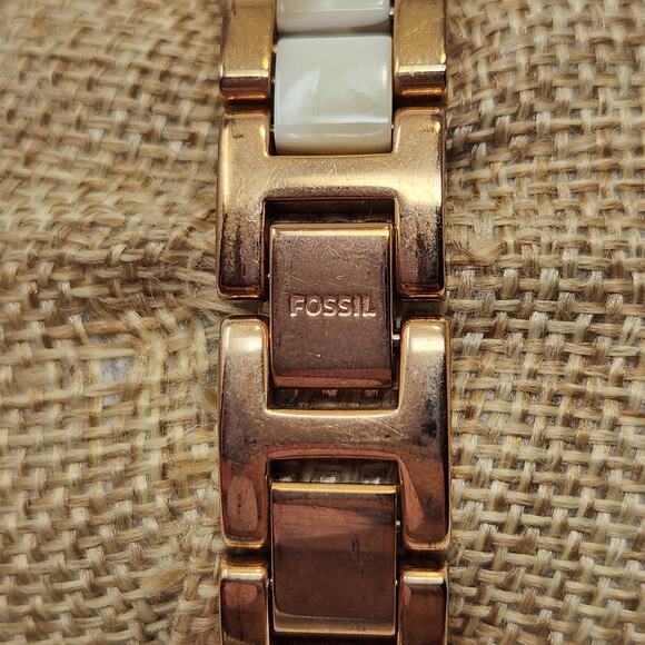 Fossil ES3716 Virginia Rose Gold Tone Cream Acetate Womens Watch 30mm Classic - Picture 3 of 9